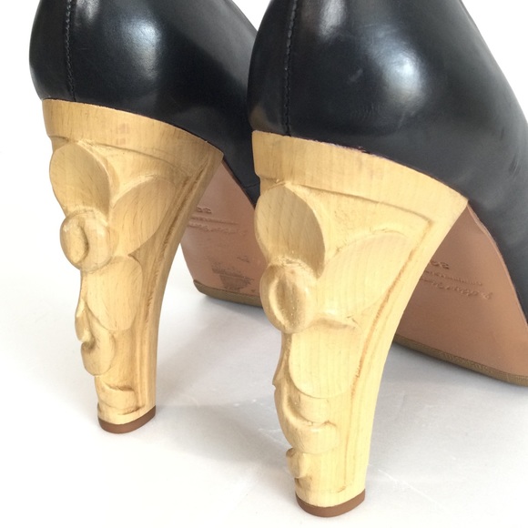 Leather Round Toe Carved Flower Heels - Picture 8 of 9